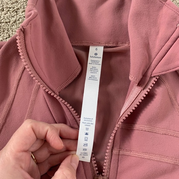 BNWT lululemon define jacket- size 6 - Picture 3 of 3